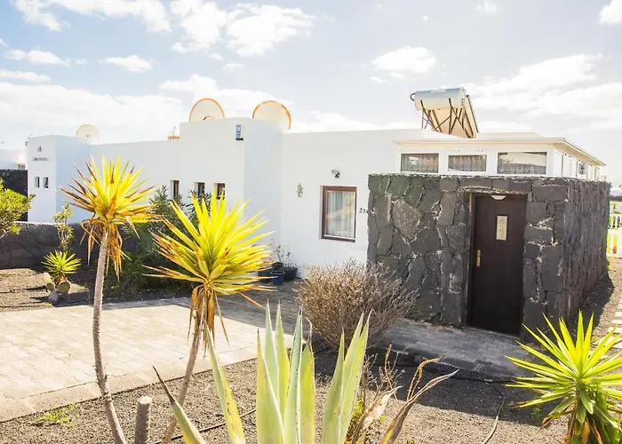 Hotel Beautiful 2 Bed With Large Pool Casa Manana Playa Blanca (Lanzarote)